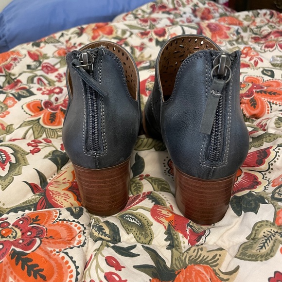 Sofft booties size 6.5- NWOT - Picture 3 of 8